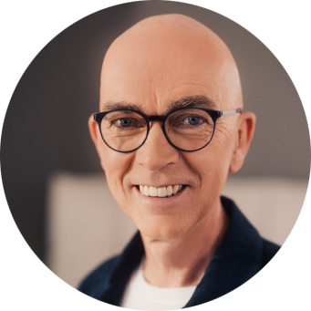 Portrait von Gerd Schründer, Innenarchitekt und Inhaber von Schründer Schlafräume
